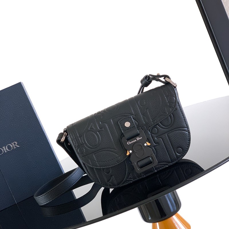 DIOR サドル メッセンジャーバッグ ディオールグラヴィティ レザー メンズ 20×13.5×5.5cm
