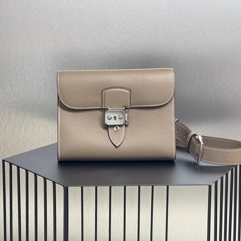 HERMES サックアデペッシュ メッセンジャーバッグ ユニセックス 21×17×4cm