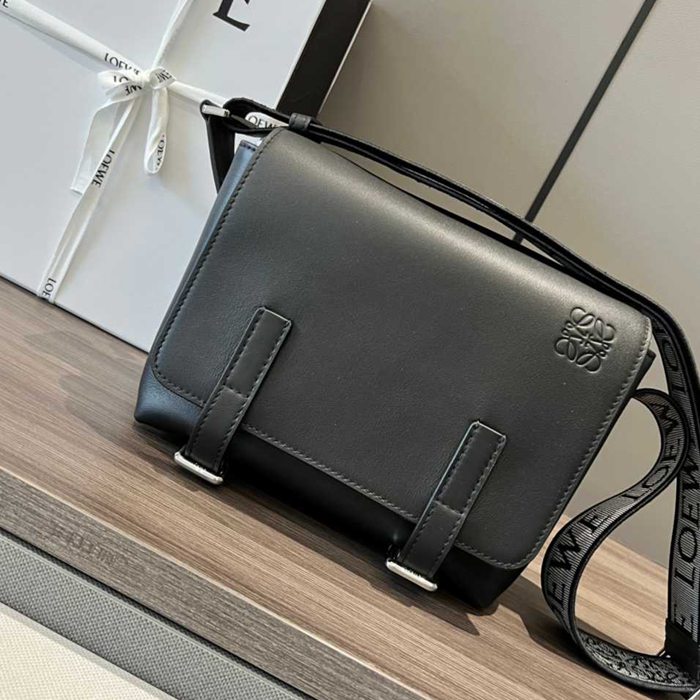 LOEWE ミリタリー メッセンジャーバッグ レザー×ジャカード メンズ 24.5×18×10.5cm