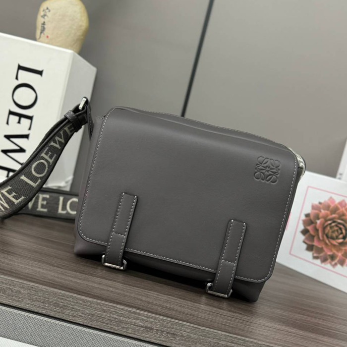 LOEWE ミリタリー メッセンジャーバッグ レザー×ジャカード メンズ 24.5×18×10.5cm