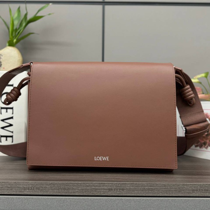 LOEWE フラメンコ サッチェル カーフレザー ユニセックス 34×24×12cm