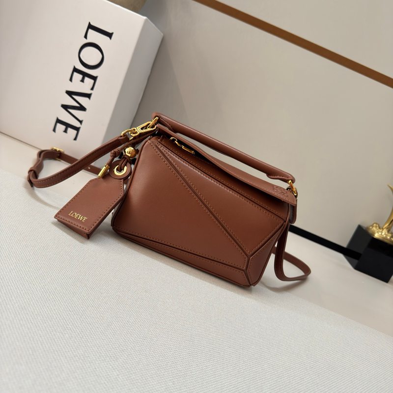 LOEWE フェザーライト パズル ミニ ナパラム レディース 17.5×12.5×7.5cm