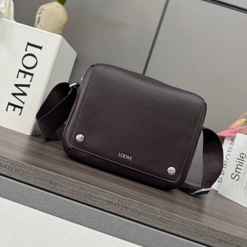 LOEWE ペブル メッセンジャーバッグ スモール メンズ 23.5×16×8cm