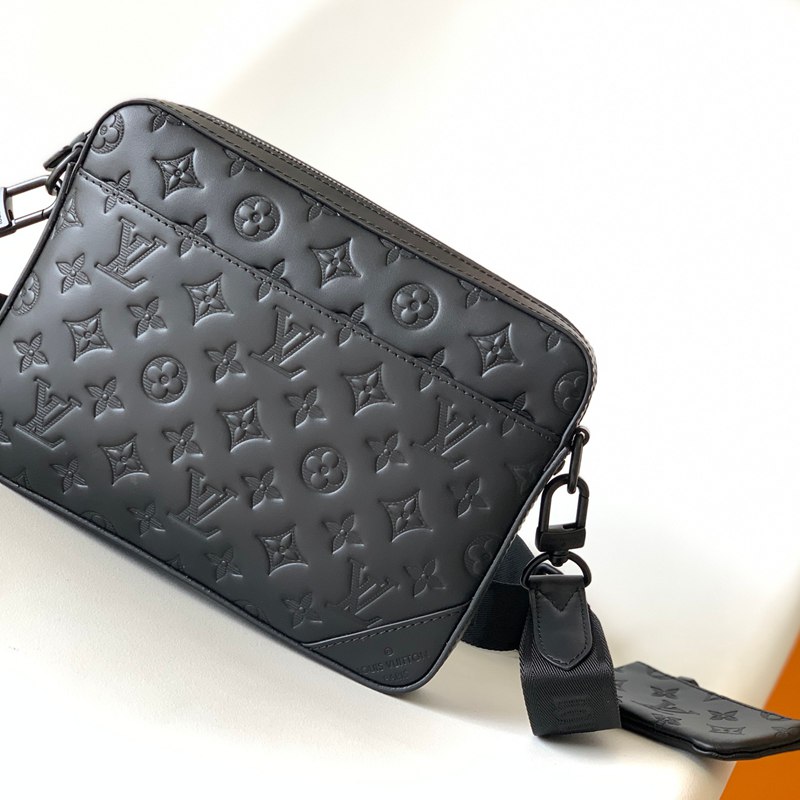 LOUIS VUITTON トリオ メッセンジャーバッグ モノグラムエクリプス メンズ 25×18.5×7cm