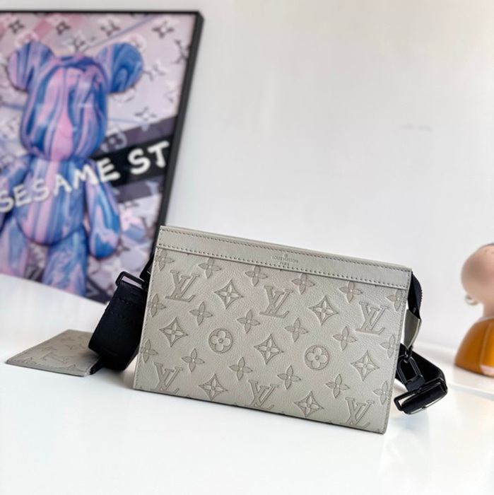 LOUIS VUITTON ガストン ウェアラブルウォレット ショルダーバッグ メンズ 22×14.5×4.5cm