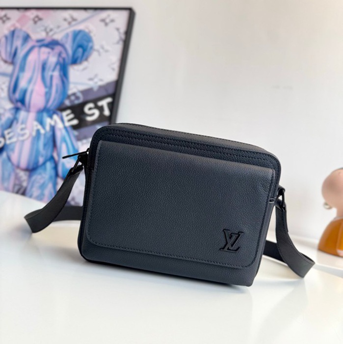 LOUIS VUITTON ボーディング メッセンジャーバッグ メンズ 30×25×10cm