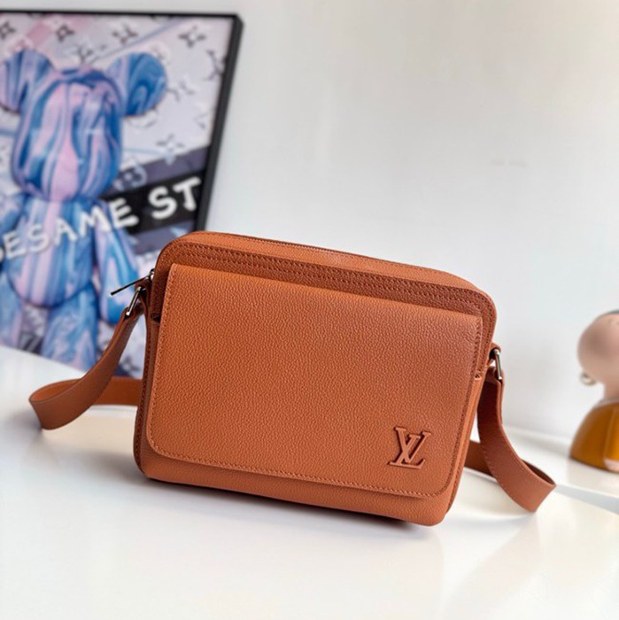 LOUIS VUITTON ボーディング メッセンジャーバッグ メンズ 30×25×10cm