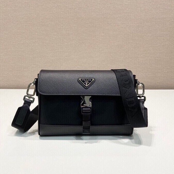 PRADA メッセンジャーバッグ リサイクルナイロン ユニセックス 20×15.5×4cm