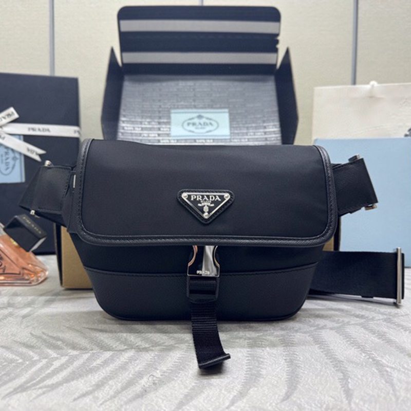 PRADA ウエストバッグ リサイクルナイロン メンズ 18×15×5cm