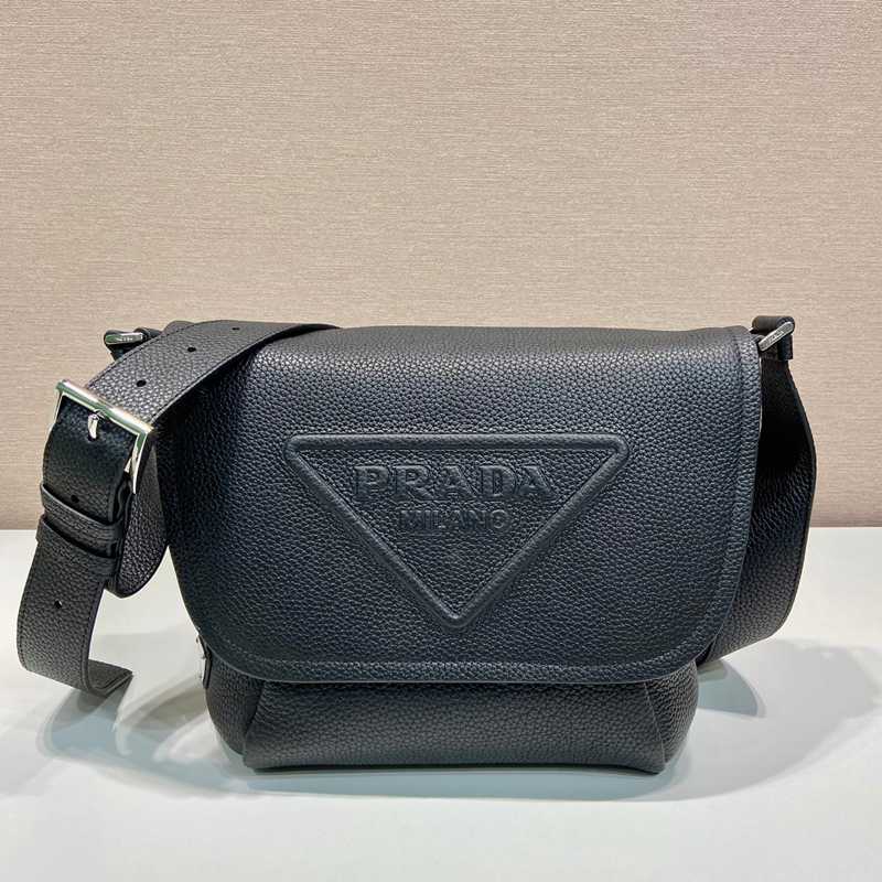PRADA メッセンジャーバッグ レザー メンズ 22×22×12cm
