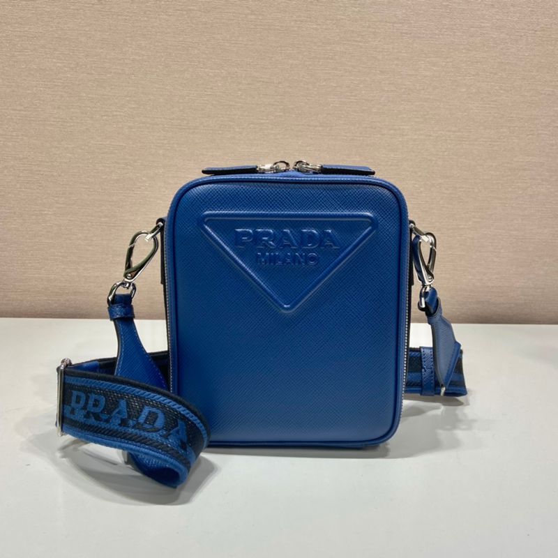 PRADA ショルダーバッグ サフィアーノレザー 刺繍テープ付き メンズ 19×16×5.5cm