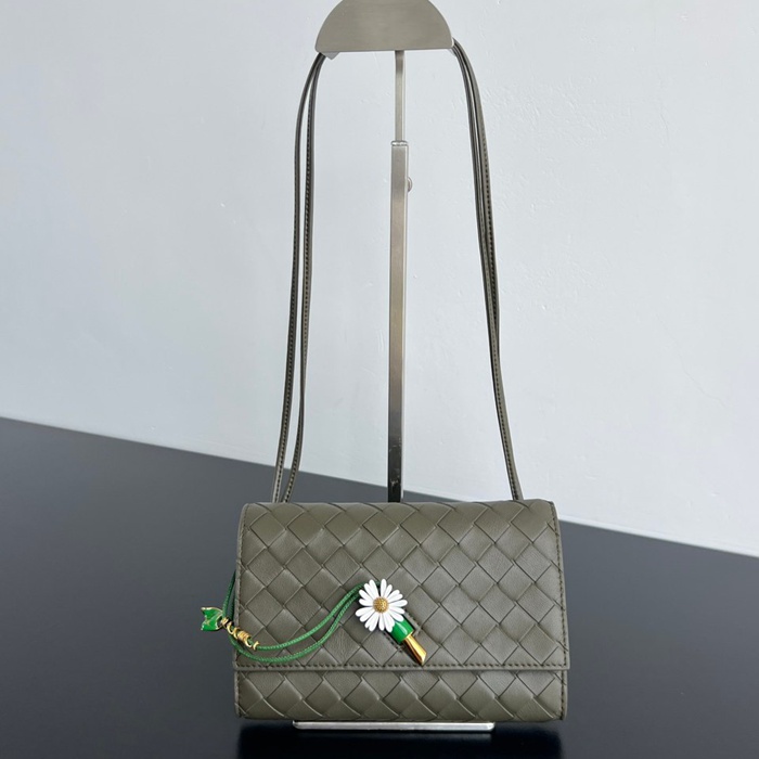 BV ショルダーバッグ レザー ハンドバッグ アンディアーモ 19×13×2cm