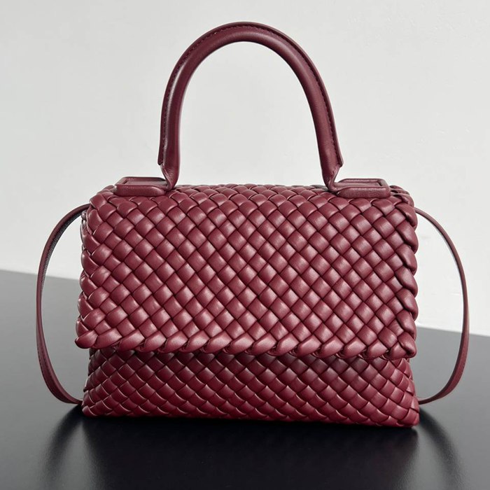 BV ショルダーバッグ レザー ハンドバッグ パッティ 19×26×11cm