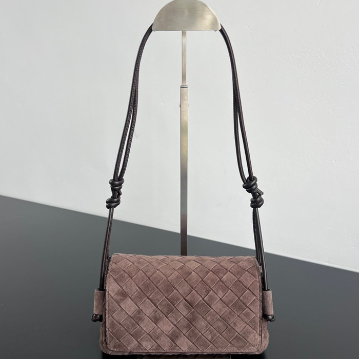 BV ショルダーバッグ レザー ハンドバッグ ノットゥルノ 21×11×9cm