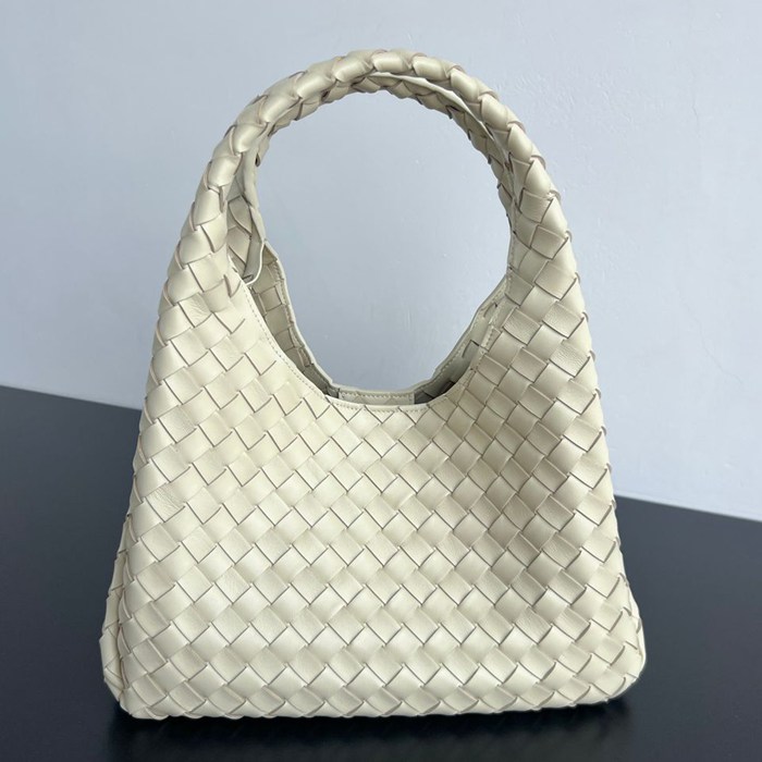 BV ショルダーバッグ レザー ハンドバッグ カンパーナ 33×20×16.5cm