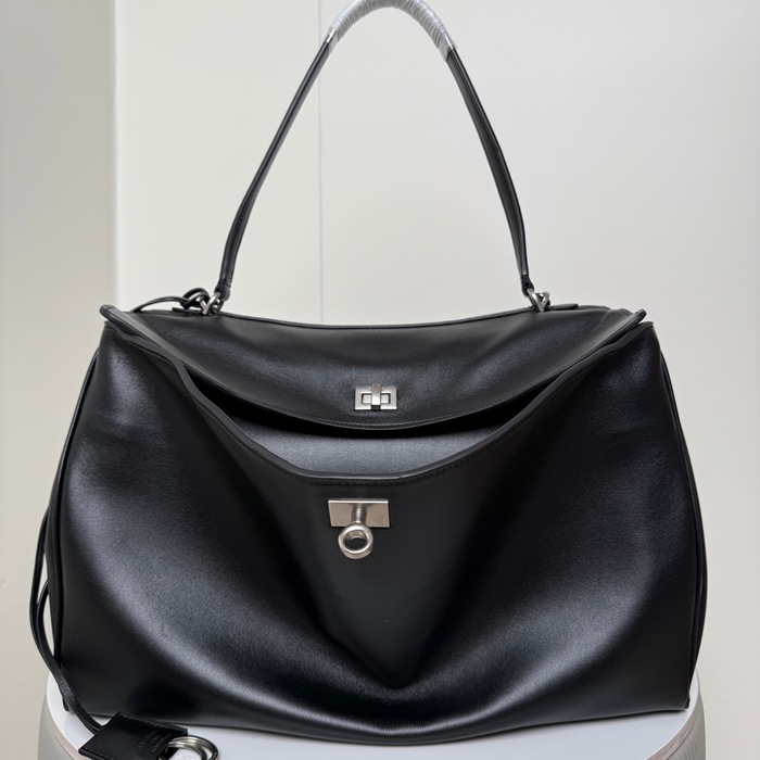 バレンシアガ ショルダーバッグ ロデオ 40×30×13cm