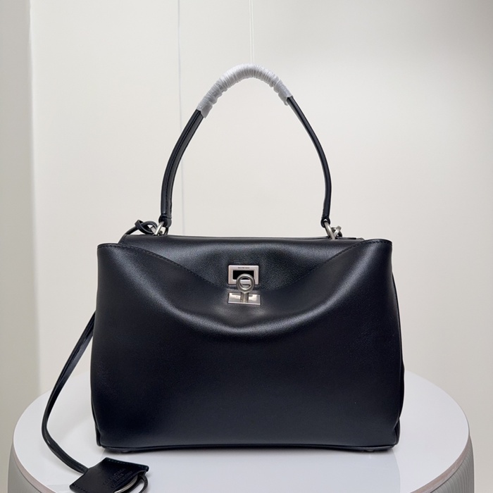 バレンシアガ ショルダーバッグ ロデオ 29×20×10cm