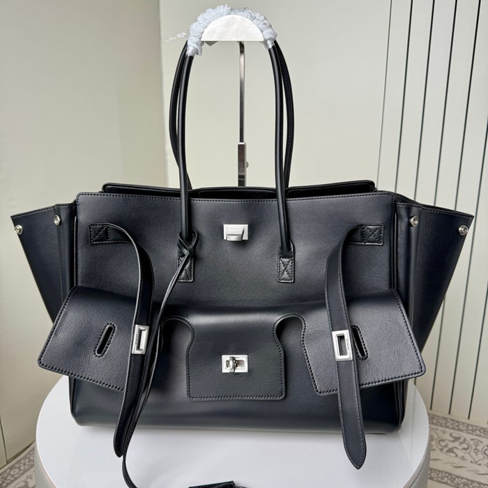 バレンシアガ ショルダーバッグ ベルエア 36.5×15×28cm