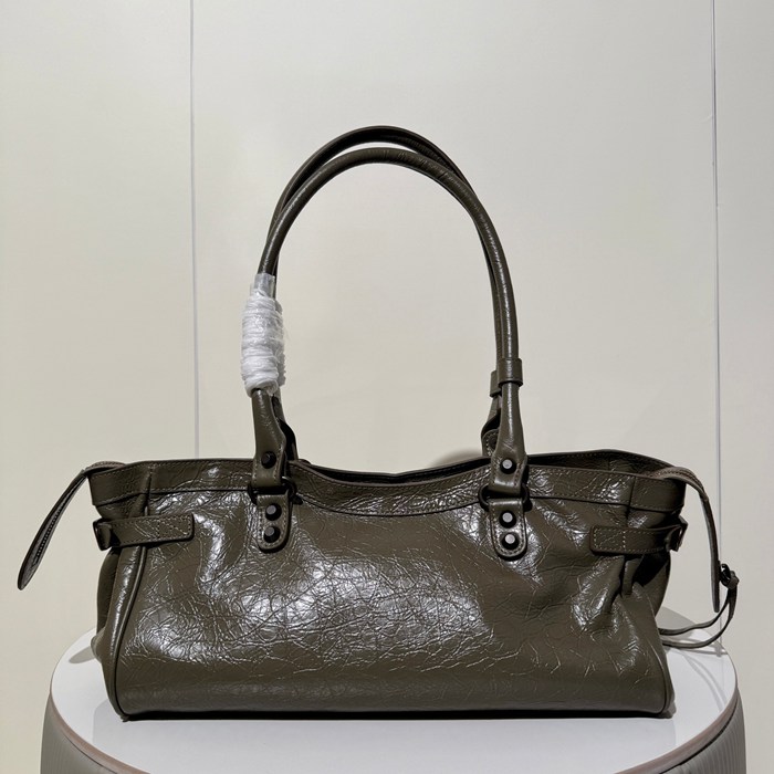 バレンシアガ ショルダーバッグ ルシティ 40×32×18cm