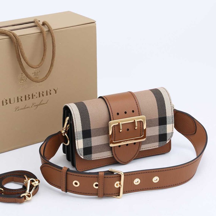 バーバリー ショルダーバッグ バックル 19.5×5×12cm