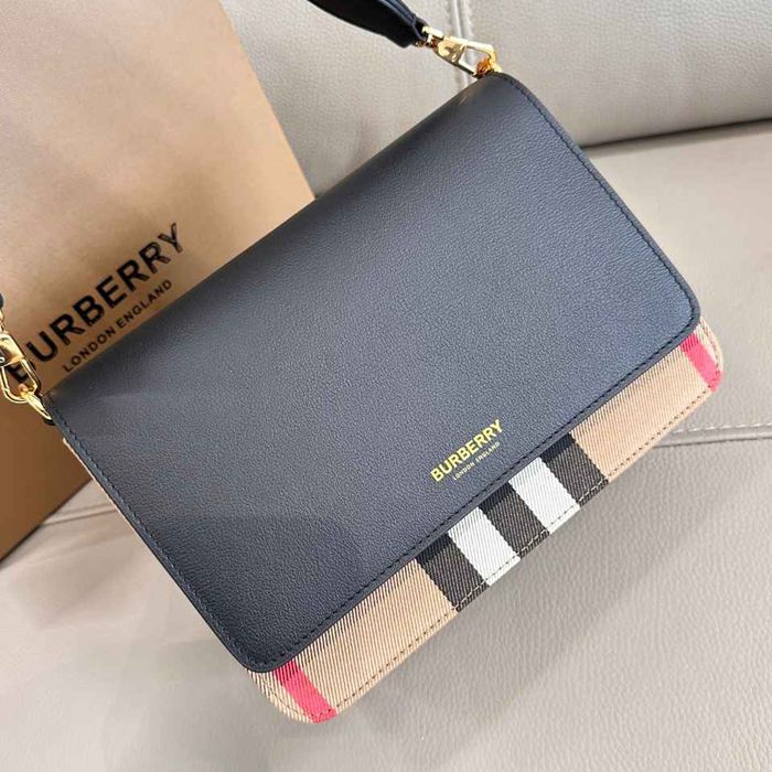 バーバリー ショルダーバッグ 24×17×9cm