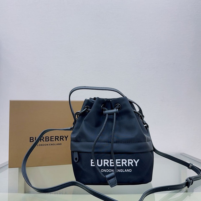 バーバリー バケツバッグ 18×19.5×cm
