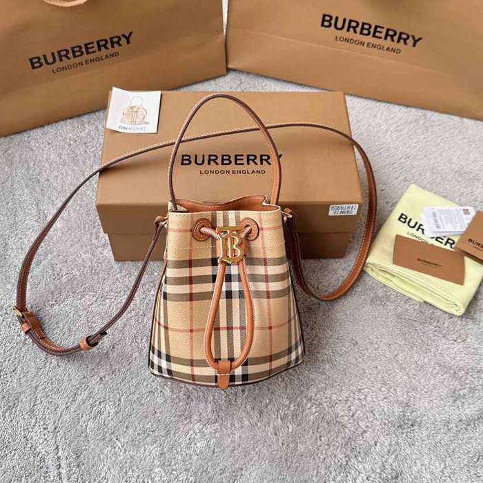 バーバリー バケツバッグ 16.5×11×18.5cm