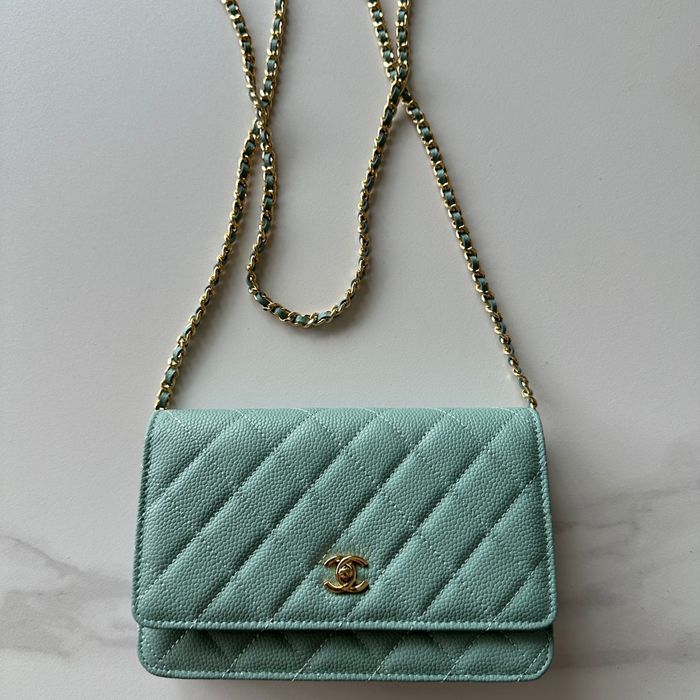 シャネル ショルダーバッグ 19×12×3cm