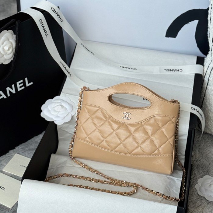 シャネル ショルダーバッグ 17.5×20.5×4cm