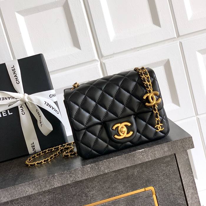 シャネル ショルダーバッグ 18×13.5×7cm