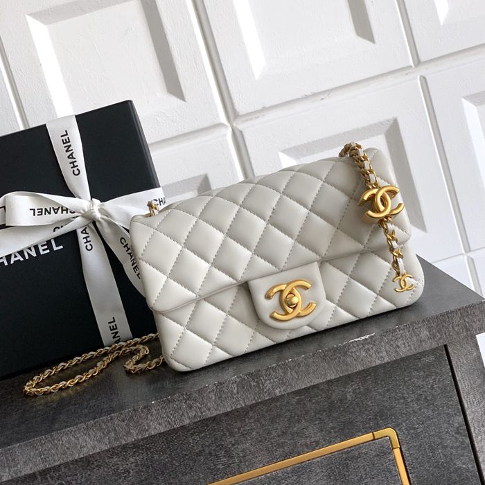 シャネル ショルダーバッグ 20×13×7cm