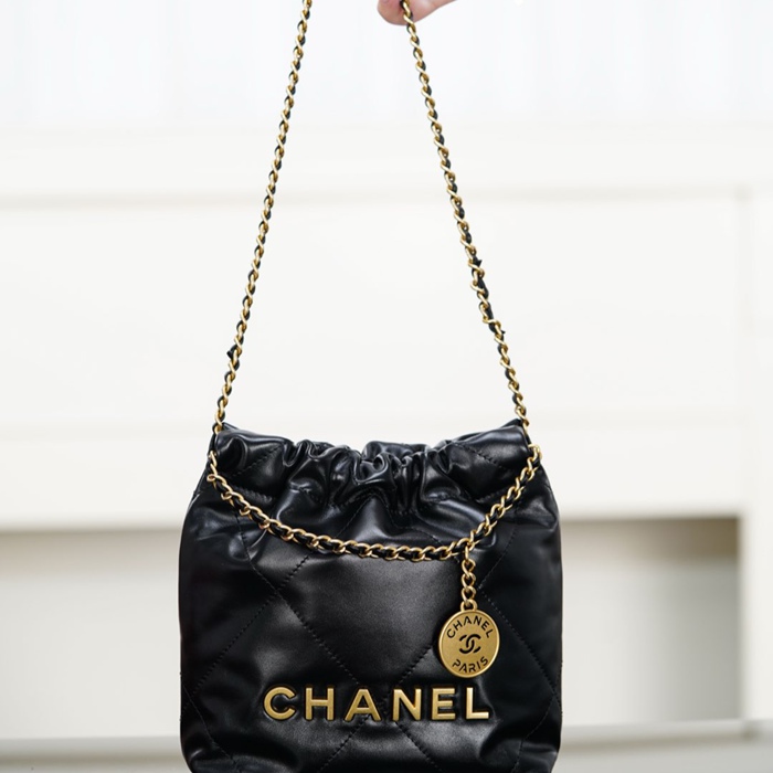 シャネル ショルダーバッグ 22ミニ 19×20×6cm