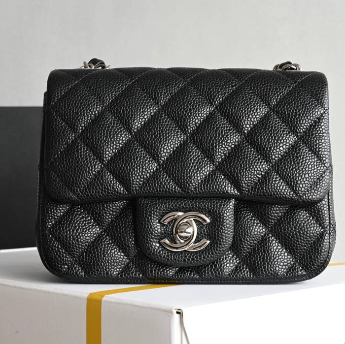 シャネル ショルダーバッグ マドモアゼル 13.5×17×8cm