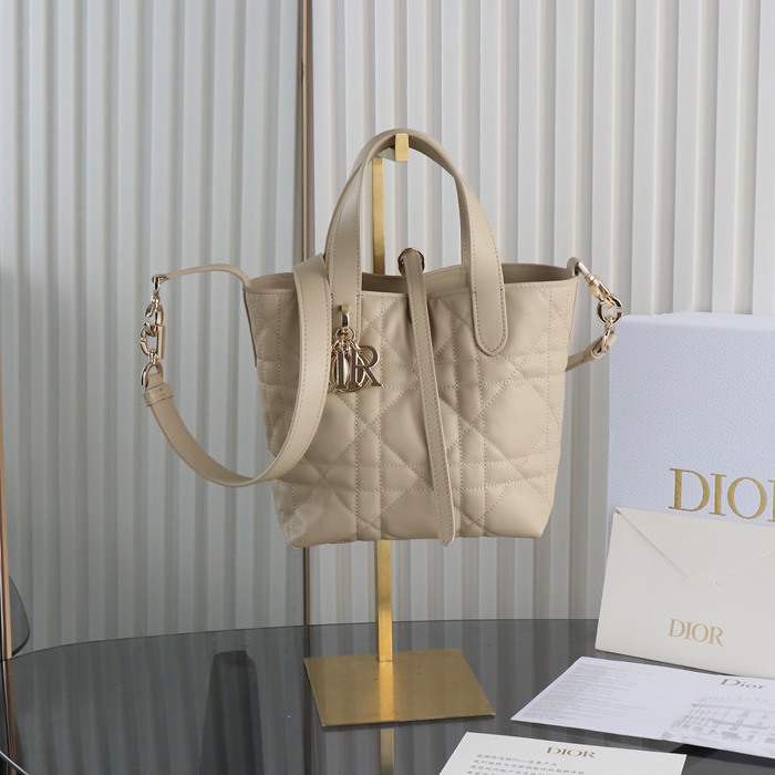 ディオール ハンドバッグ トゥジュール 16×12×18cm