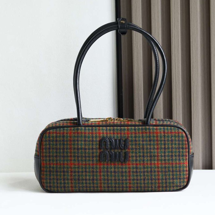 MIUMIU ショルダーバッグ キャンバス ボーリングバッグ 28×12×9cm