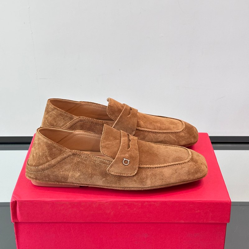 フェラガモ メンズ ローファー 39-44