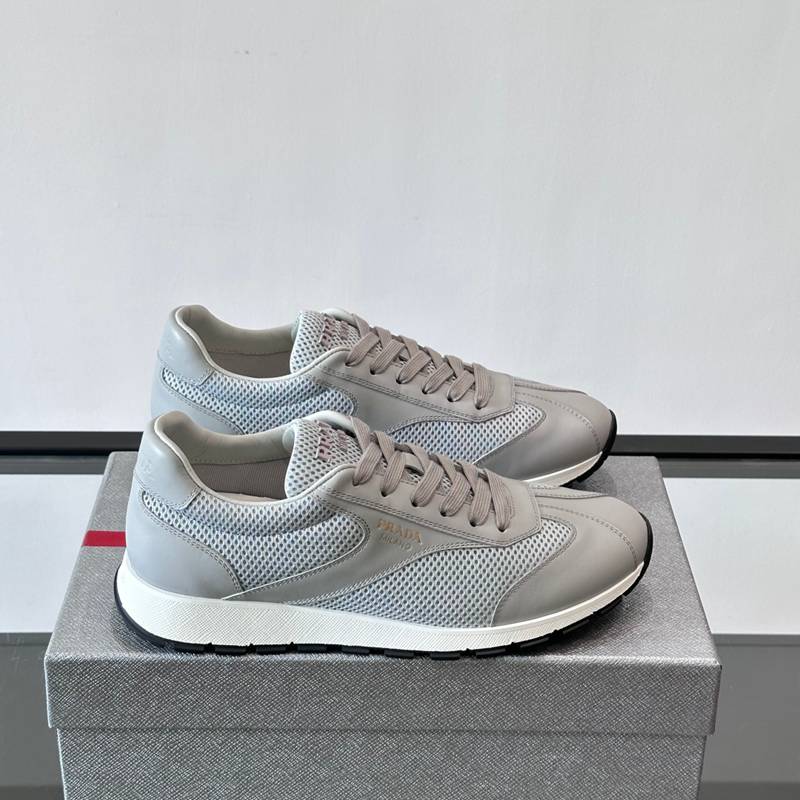 プラダ メンズ スニーカー 39-45