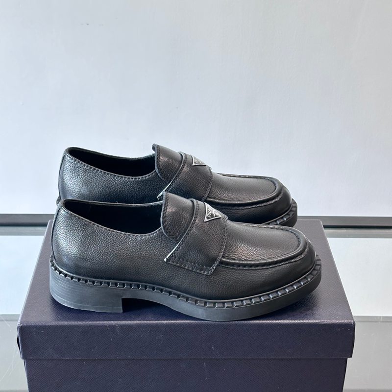 プラダ メンズ ローファー 39-44