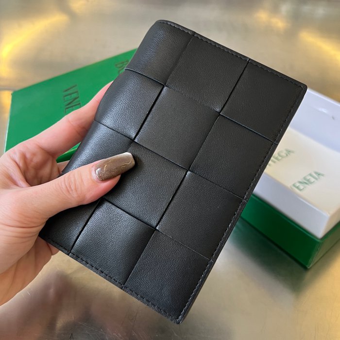 BOTTEGA VENETA カセット パスポートケース ユニセックス 13.6×10.5cm