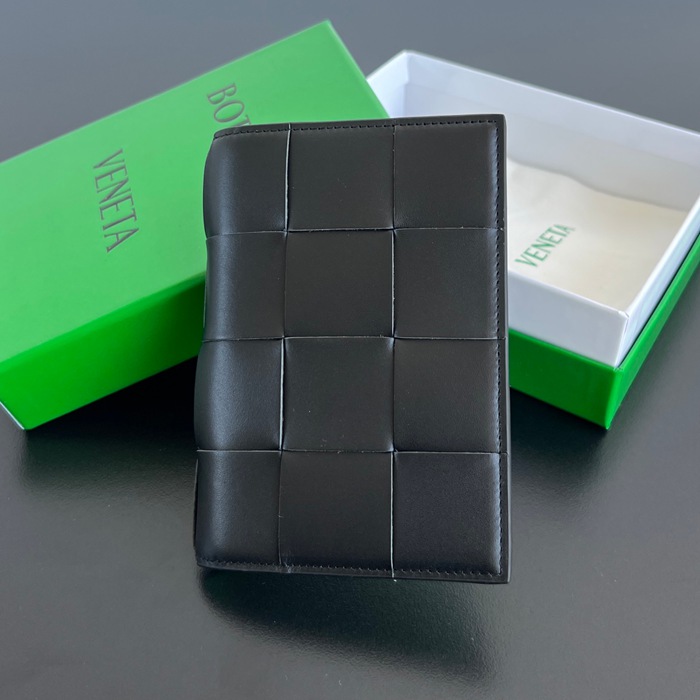 BOTTEGA VENETA カセット パスポートケース ユニセックス 13.6×10.5cm