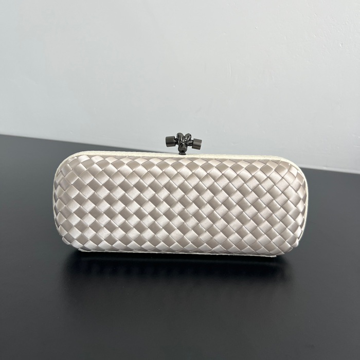 BOTTEGA VENETA ノット シルク編み クラッチバッグ レディース 25×10×5cm
