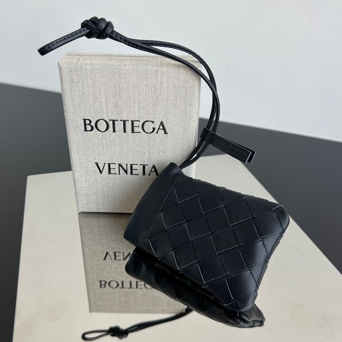 BOTTEGA VENETA イントレチャート カードホルダー チャーム レディース 11×8.5cm