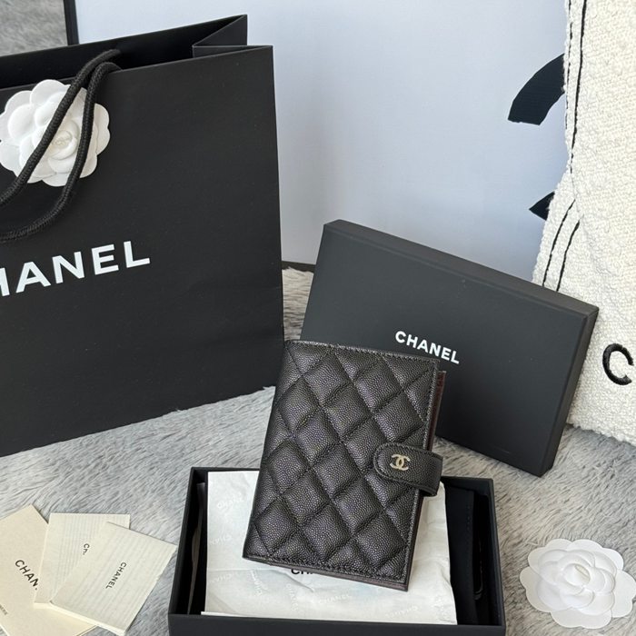 CHANEL パスポートケース カーフレザー ユニセックス 15×10×3cm