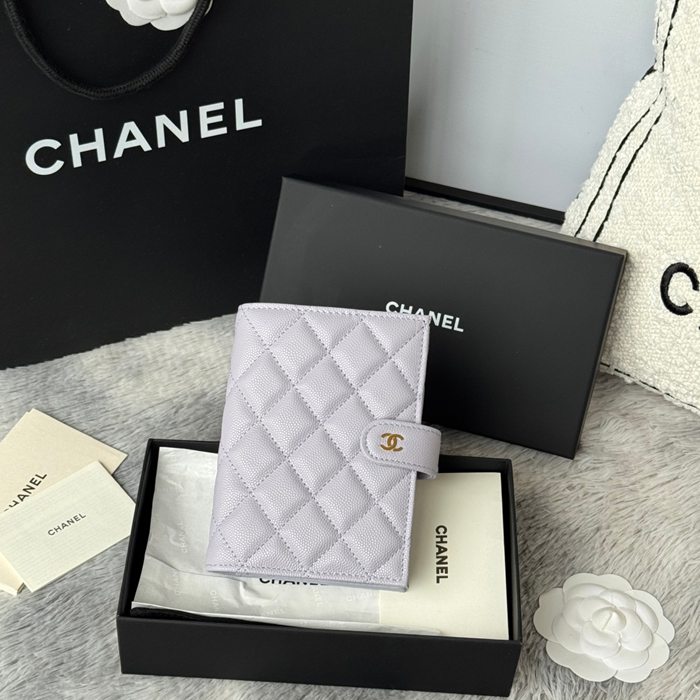 CHANEL パスポートケース カーフレザー ユニセックス 15×10×3cm