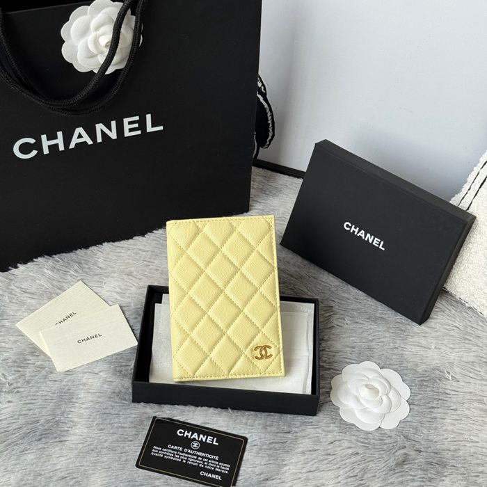 CHANEL パスポートケース カーフレザー ユニセックス 14.5×10.5×2cm