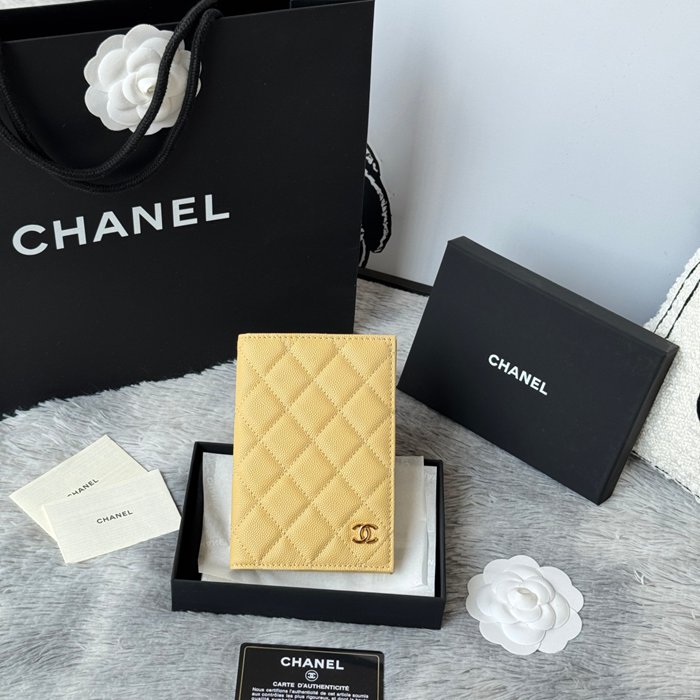 CHANEL パスポートケース カーフレザー ユニセックス 14.5×10.5×2cm