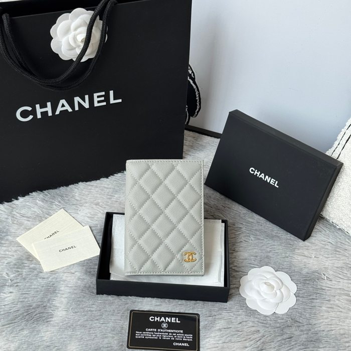 CHANEL パスポートケース カーフレザー ユニセックス 14.5×10.5×2cm