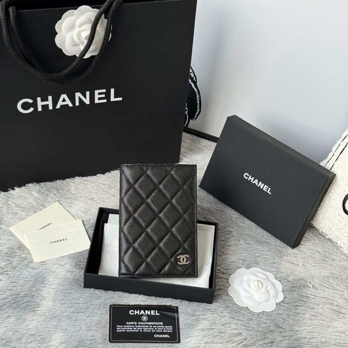 CHANEL パスポートケース カーフレザー ユニセックス 14.5×10.5×2cm
