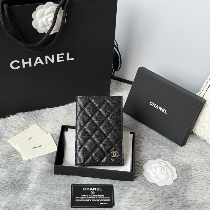 CHANEL パスポートケース カーフレザー ユニセックス 14.5×10.5×2cm
