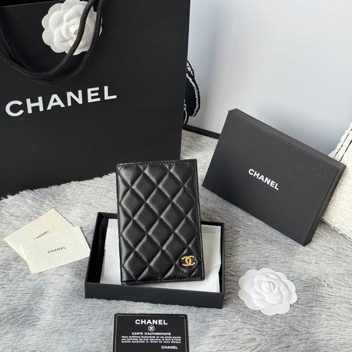 CHANEL パスポートケース ラムスキン ユニセックス 14.5×10.5×2cm